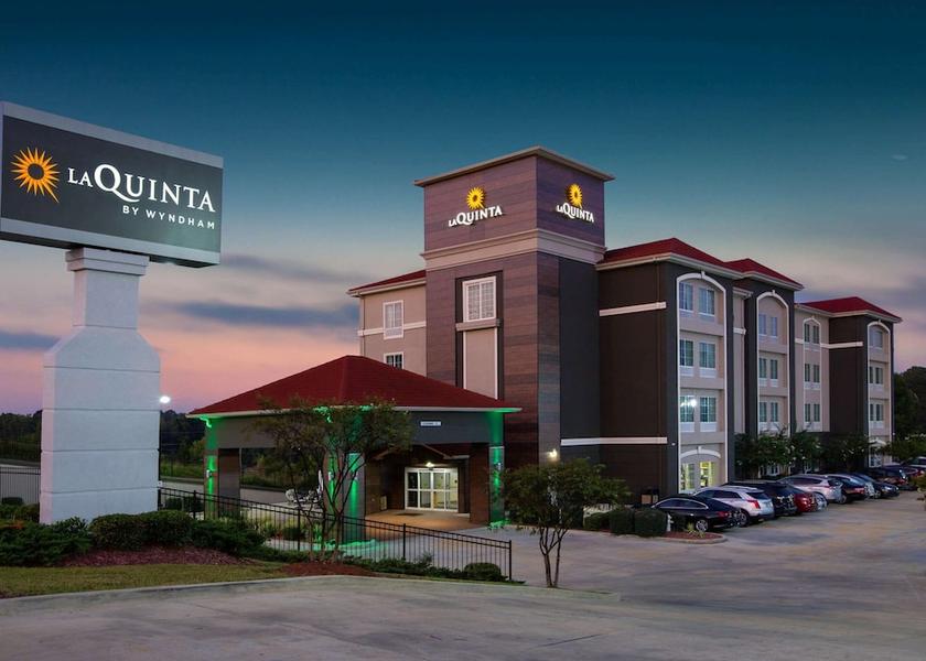 Mississippi Tupelo Exterior Detail