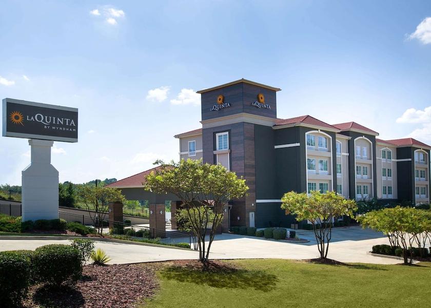 Mississippi Tupelo Exterior Detail