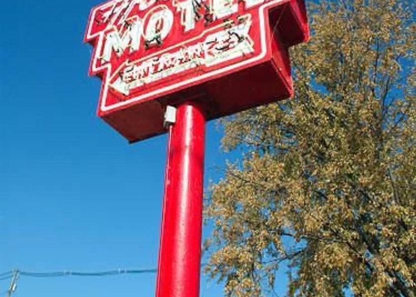 Wisconsin Sturgeon Bay Exterior Detail