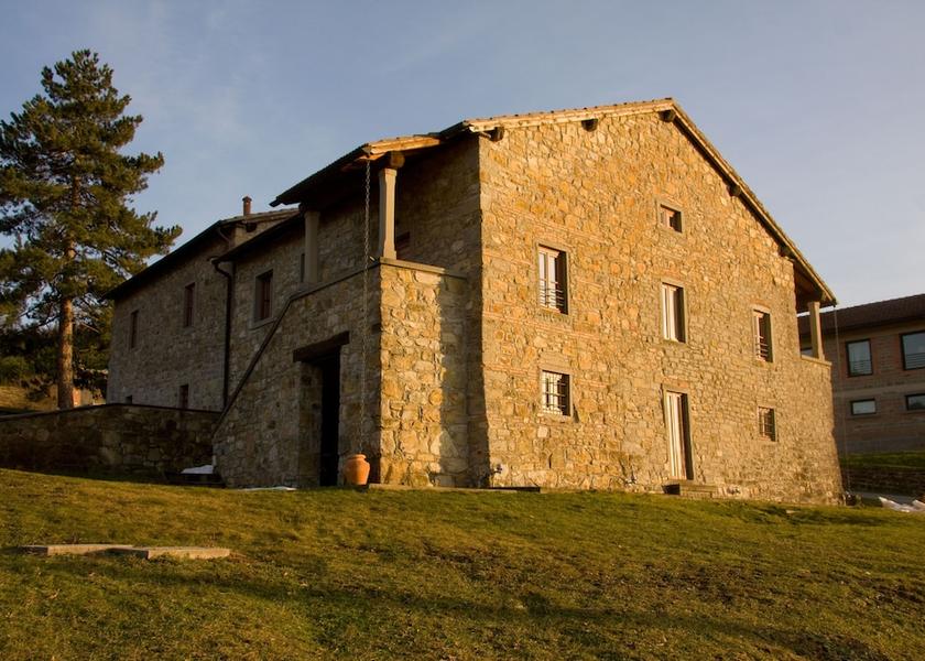 Tuscany Firenzuola Courtyard