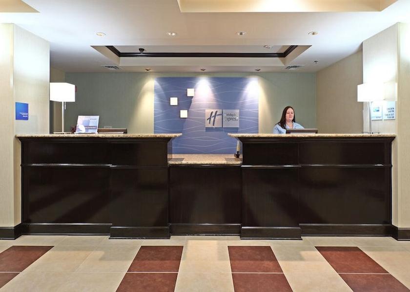 Arkansas Maumelle Lobby