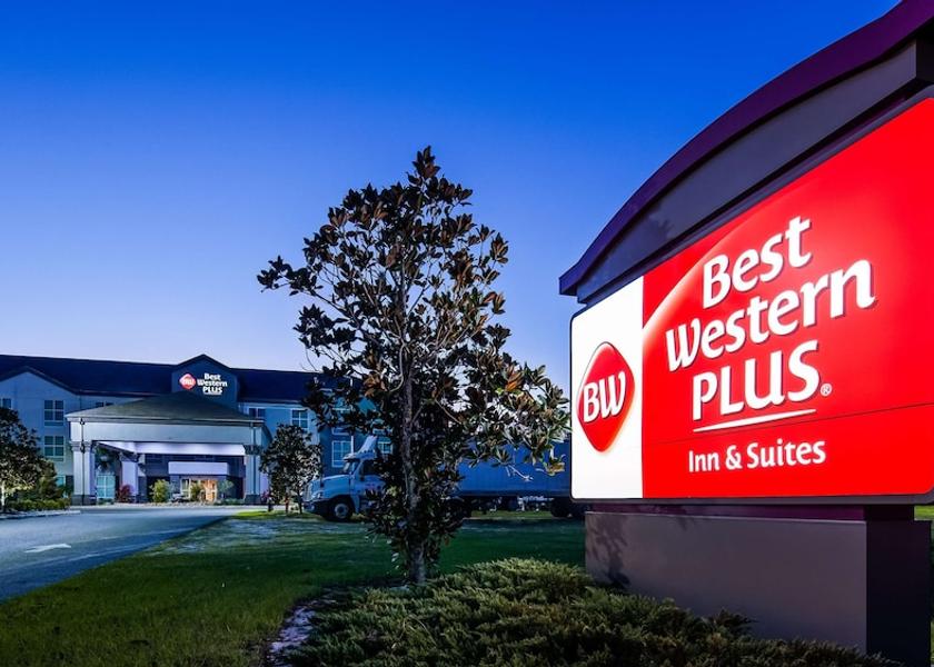 Florida Leesburg Exterior Detail