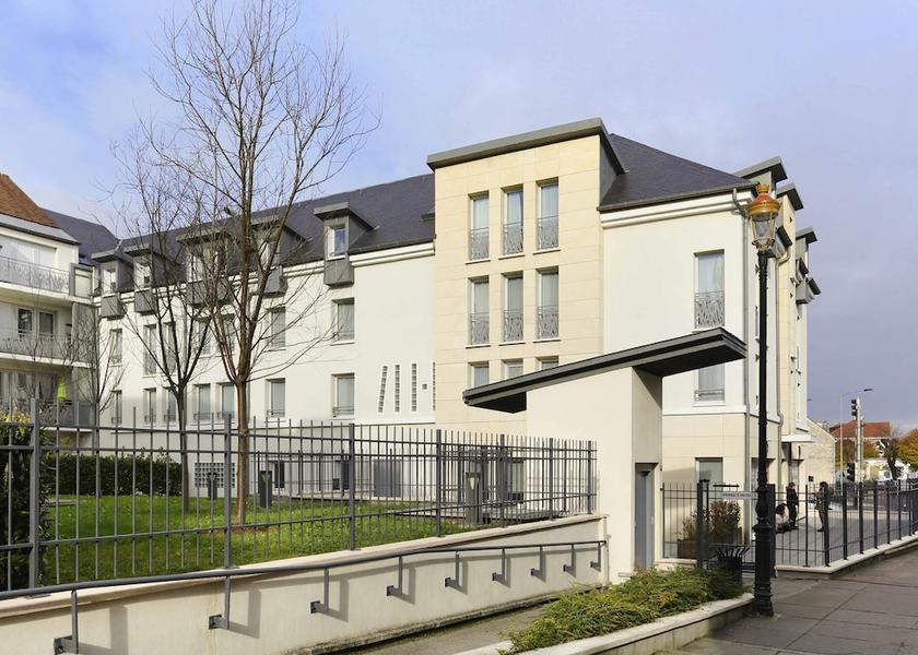 Île-de-France Etampes Exterior Detail