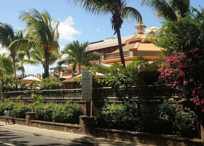 MU Flic-en-Flac Facade