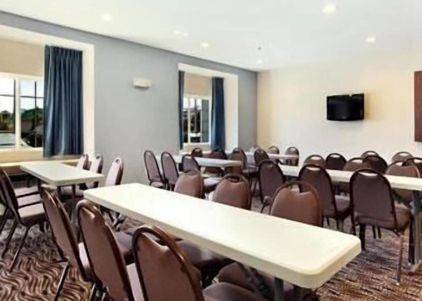 Florida Spring Hill Meeting Room