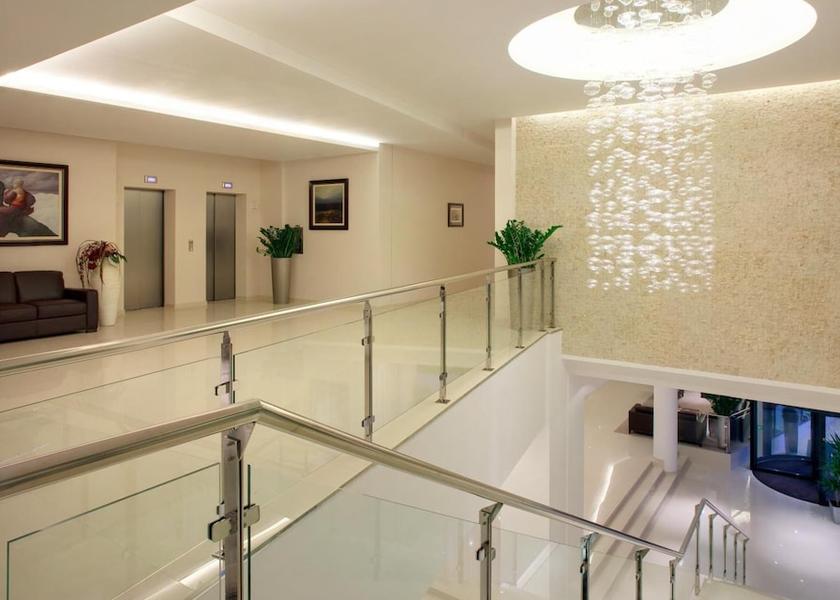  Zagreb Interior