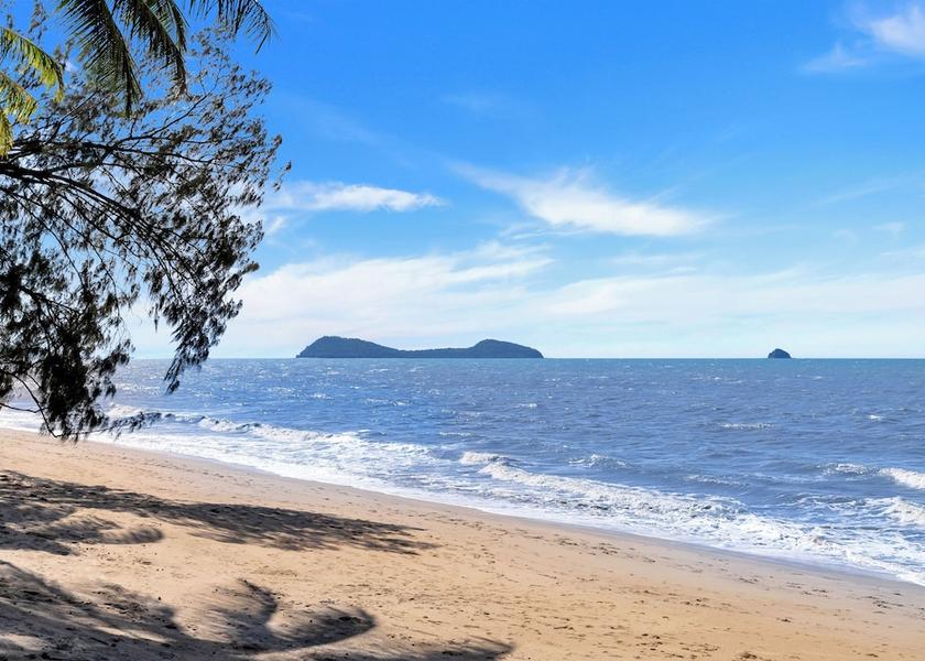Queensland Cairns Beach