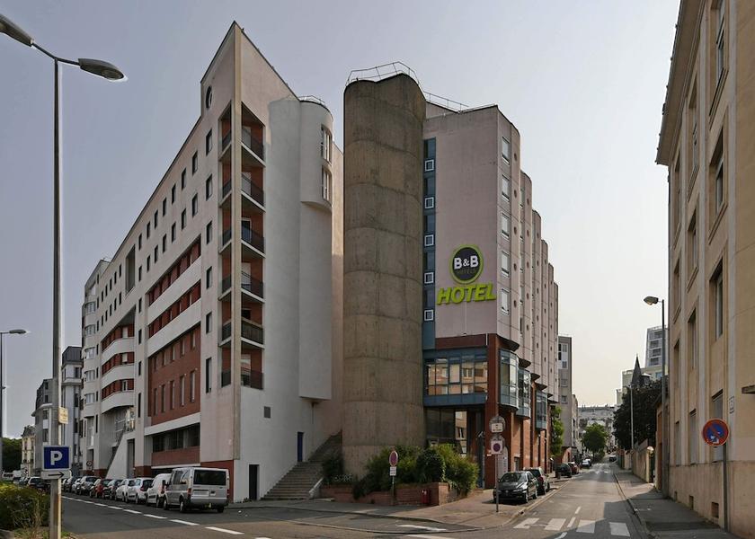 Pays de la Loire Le Mans Facade