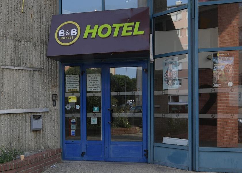 Pays de la Loire Le Mans Entrance