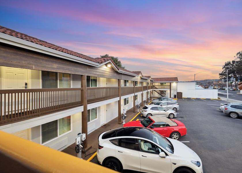 California San Bruno Exterior