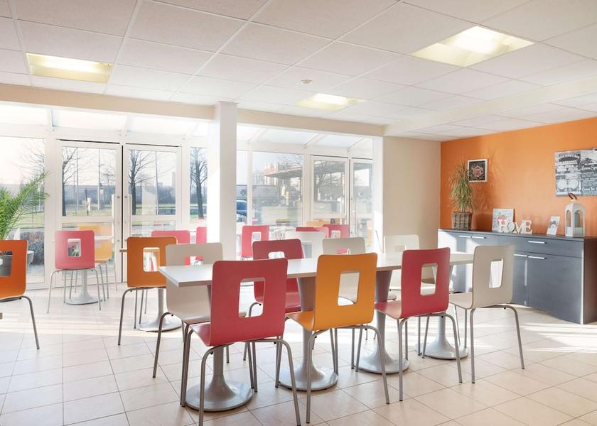 Hauts-de-France Feignies Breakfast Area