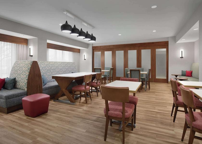 Illinois Yorkville Lobby