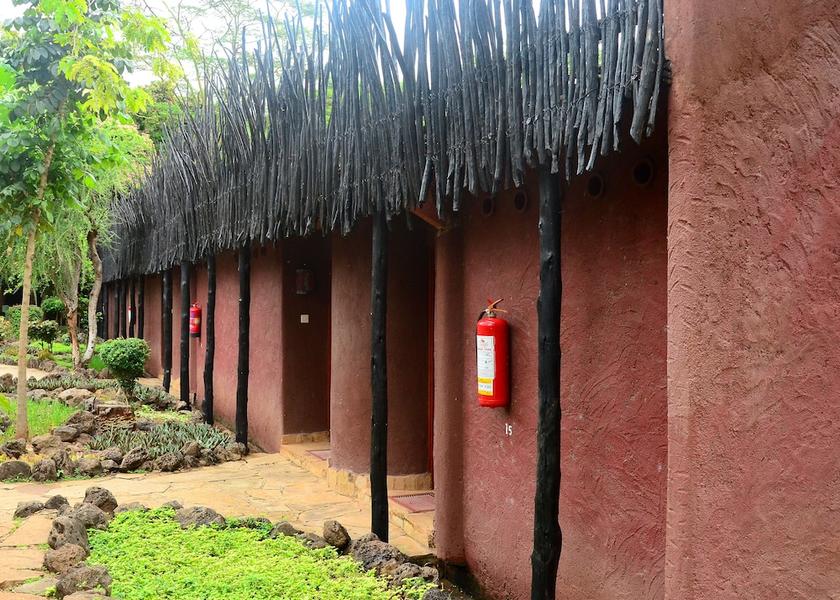  Amboseli Exterior Detail