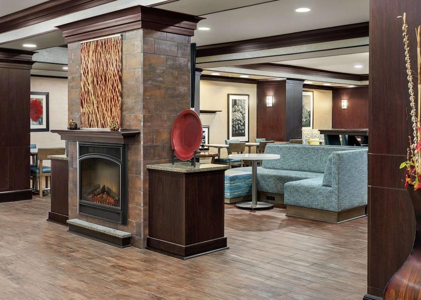 Mississippi New Albany Lobby