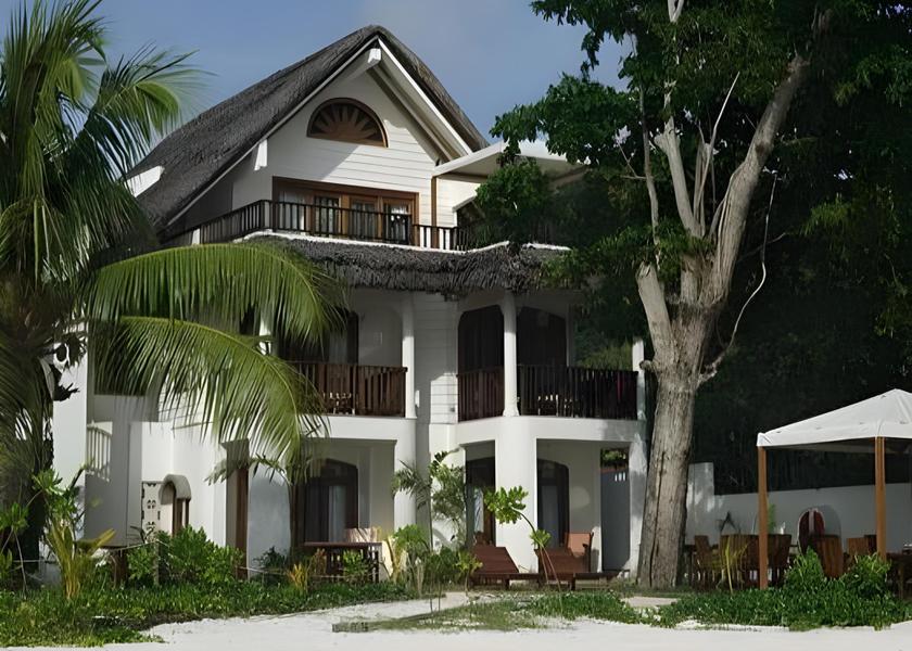  Praslin Island Hotel Exterior