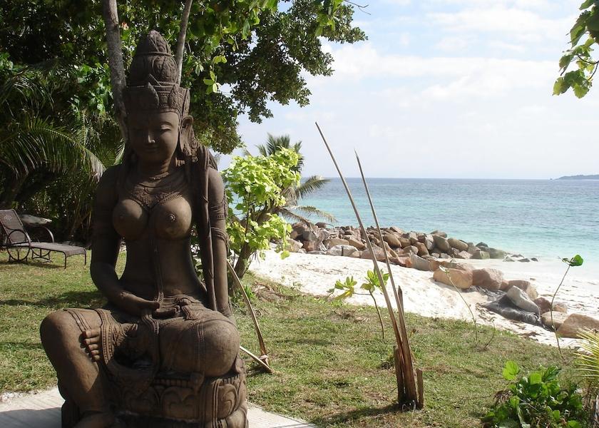  Praslin Island Beach