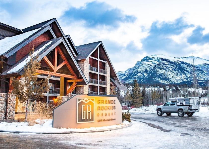 Alberta Canmore Snow and ski sports
