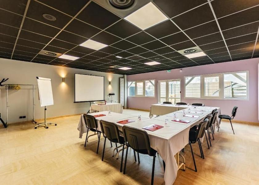Auvergne-Rhone-Alpes Decines-Charpieu Meeting Room