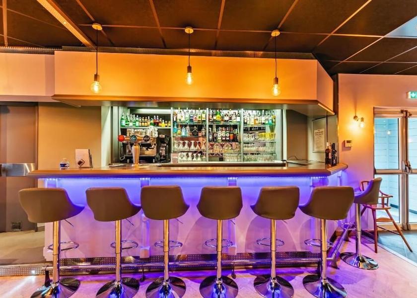 Auvergne-Rhone-Alpes Decines-Charpieu Reception