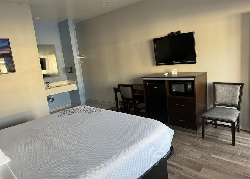 California Redondo Beach Room