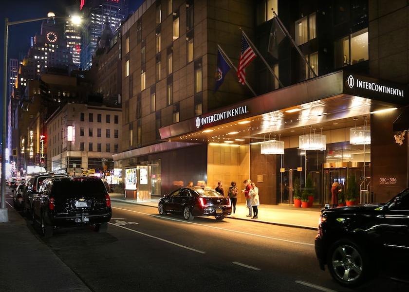 New York New York Facade