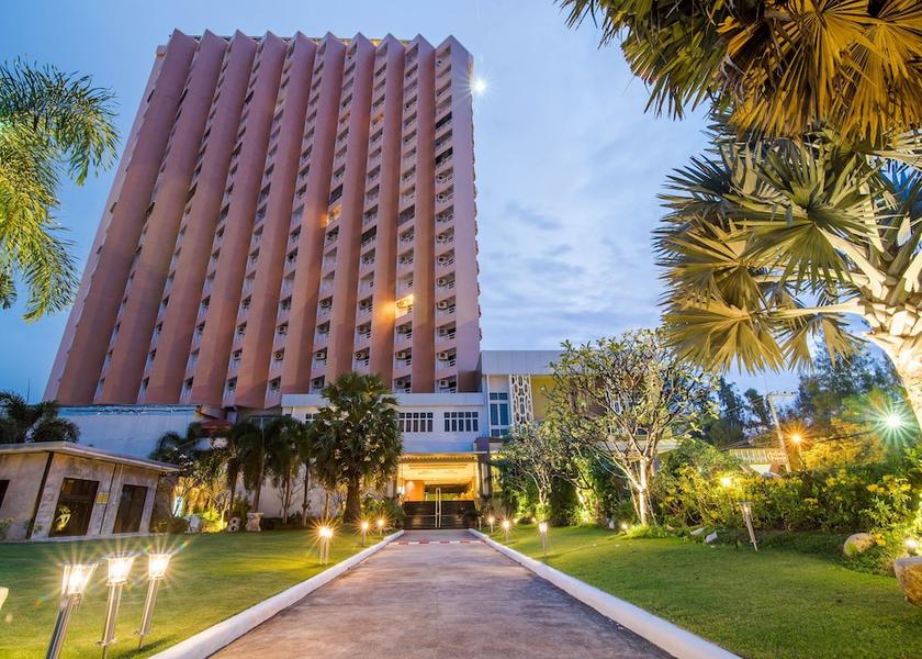 Prachuap Khiri Khan Cha-am Front of property - evening/night