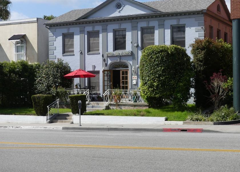 California Beverly Hills Exterior Detail