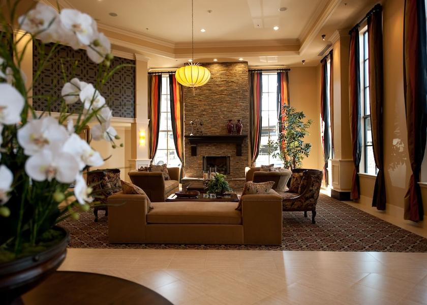 Oregon Tigard Lobby sitting area