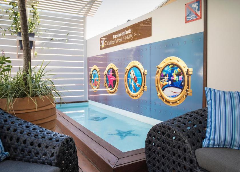  Noumea swimming pool [kids]