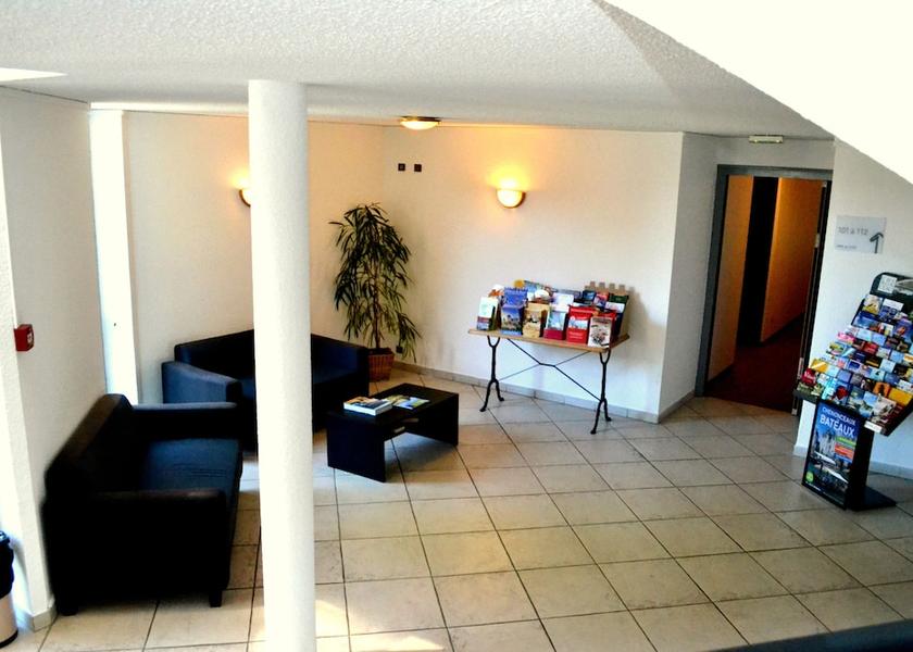 Centre-Loire Valley Tours Lobby