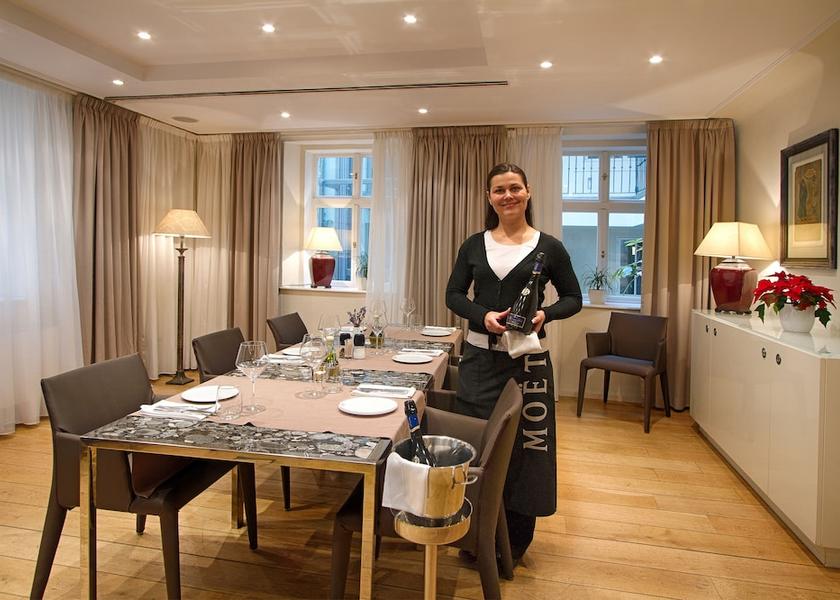 Prague (region) Prague Lounge