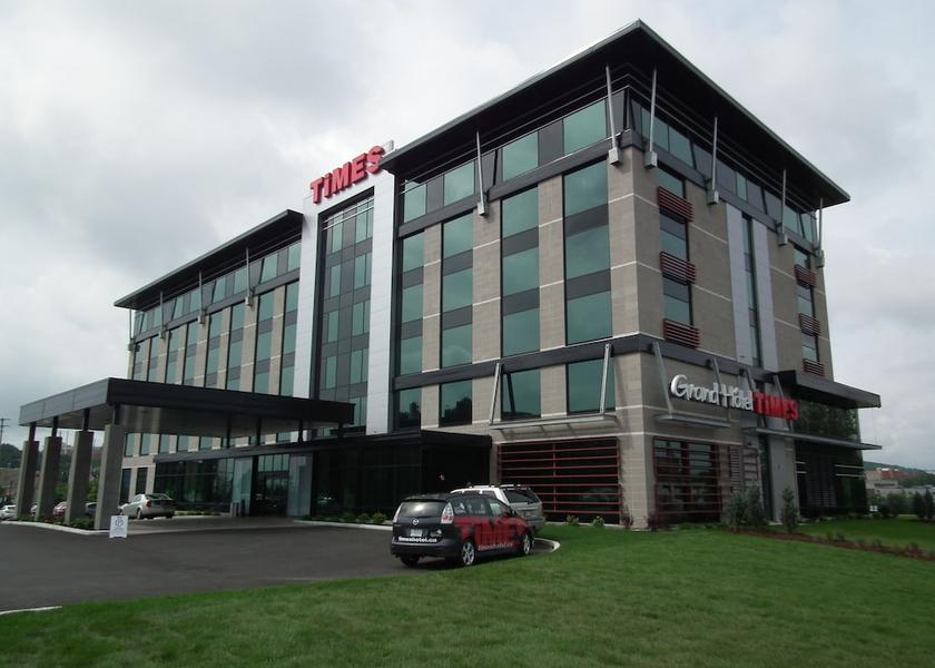 Quebec Sherbrooke Facade