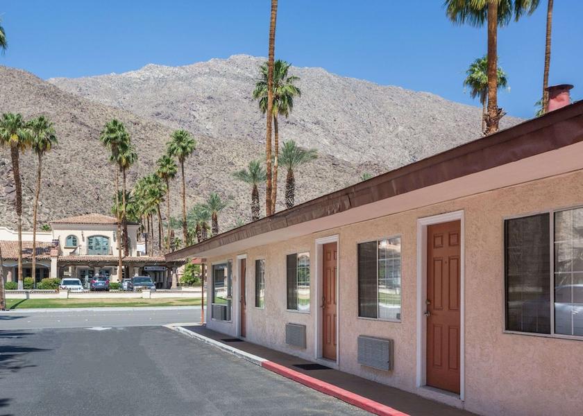 California Palm Springs Exterior Detail
