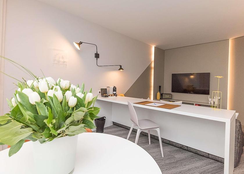  Luxembourg City Room