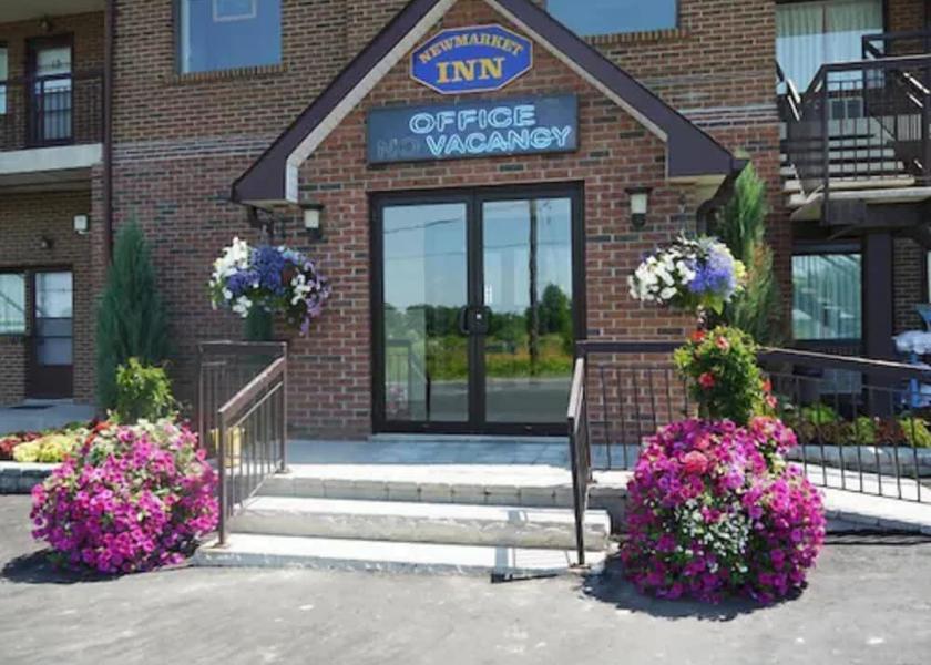 Ontario Newmarket Interior Entrance