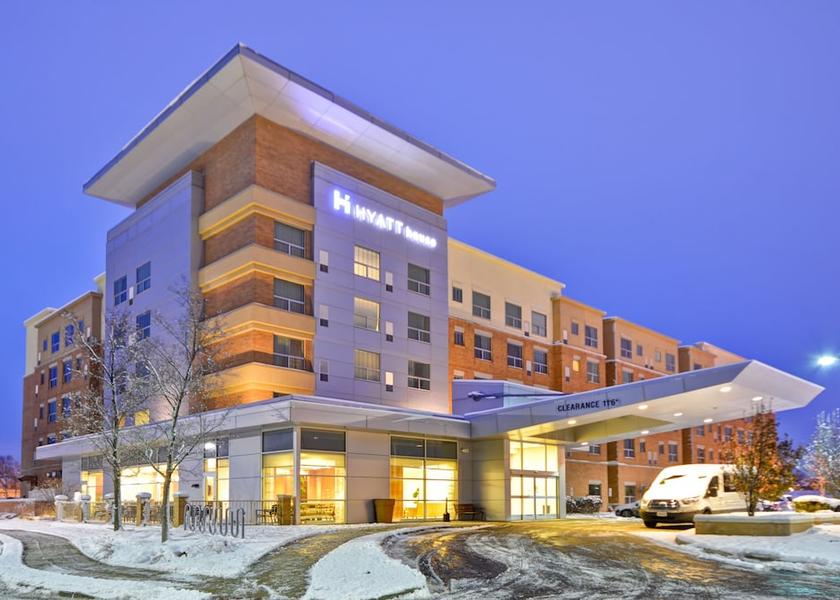 Illinois Warrenville Front of property - evening/night