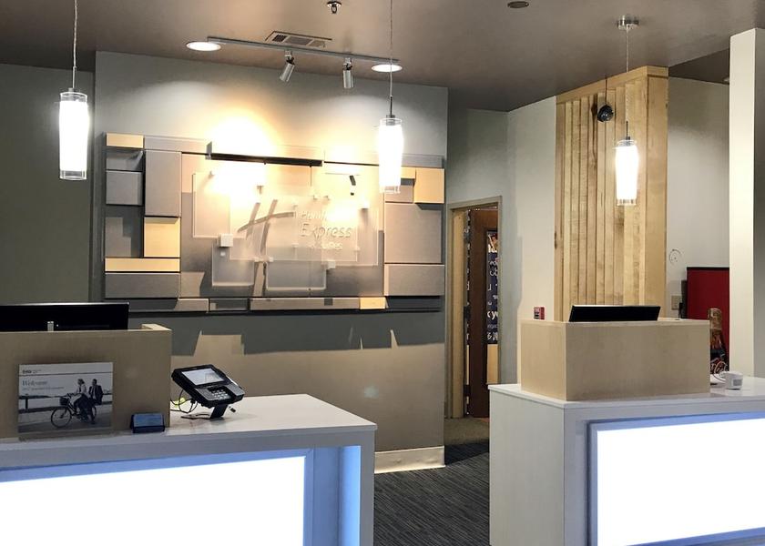 Mississippi Winona Lobby