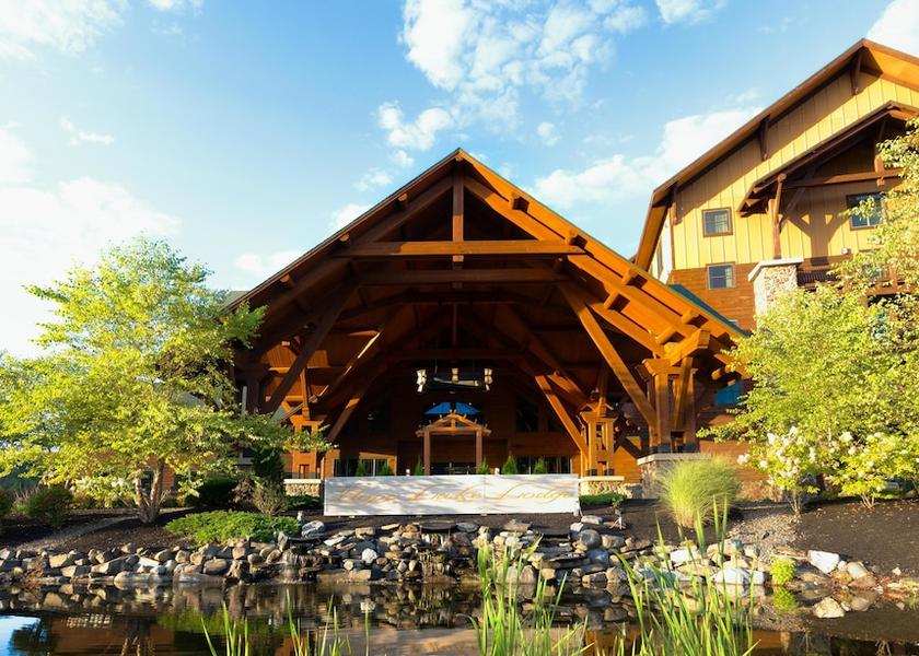 New York Cortland Exterior Detail