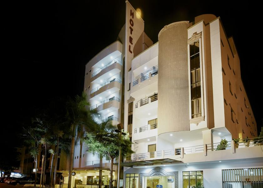  Barranquilla Front of property - evening/night