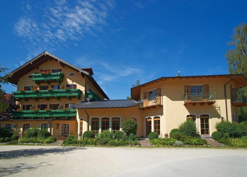 Bavaria Obing Parking
