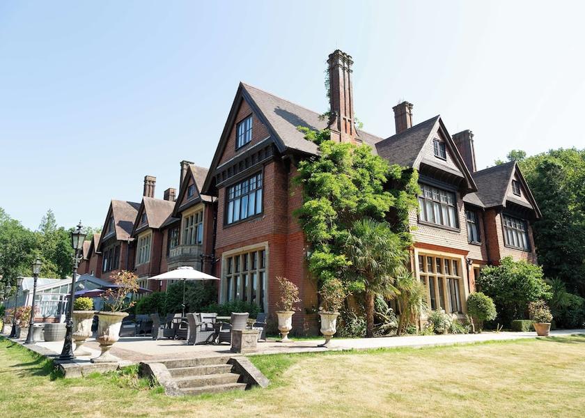 England Horley Exterior Detail