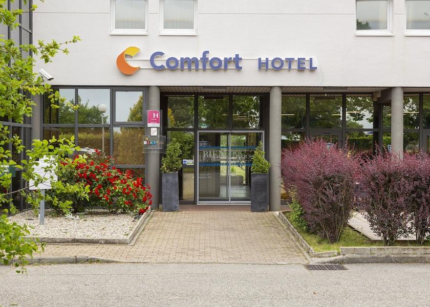 Auvergne-Rhone-Alpes Colombier-Saugnieu Facade