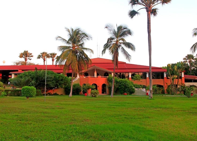  Serrekunda Exterior Detail