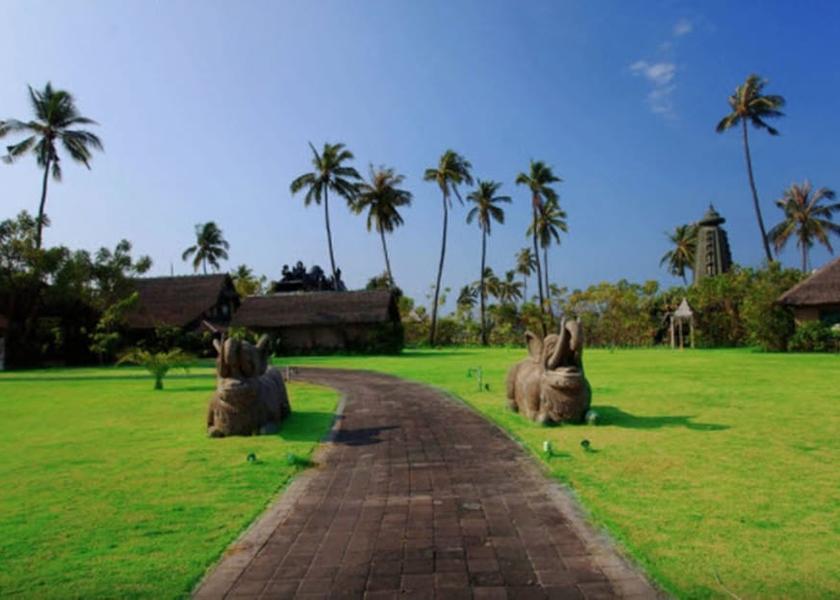  Tanjung Entrance