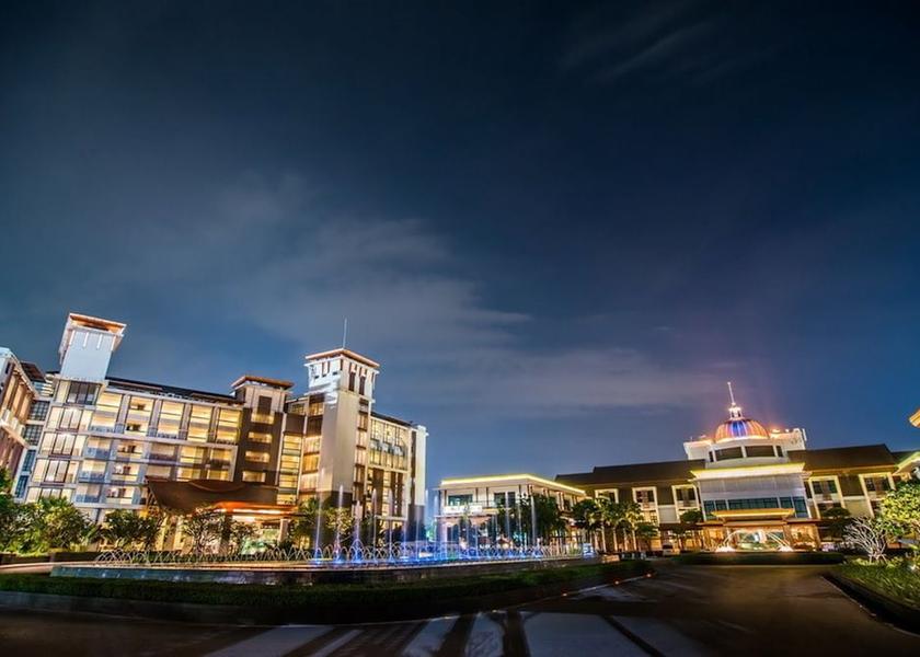 Bangkok Bang Phli Facade