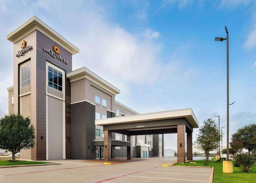 Texas Denton Exterior Detail