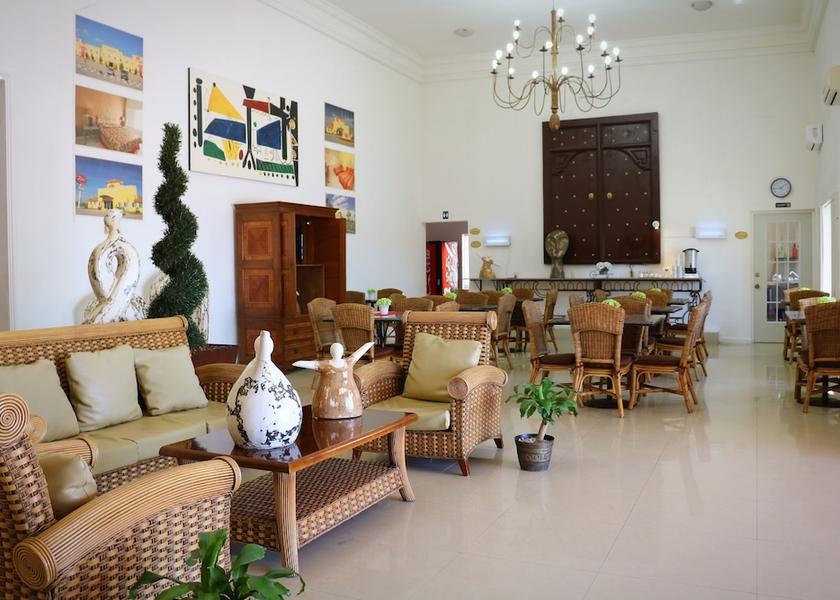 Sinaloa Los Mochis Lobby sitting area