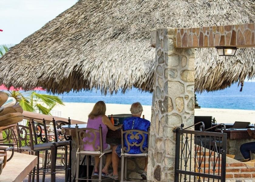 Baja California Sur Los Barriles Bar (on property)