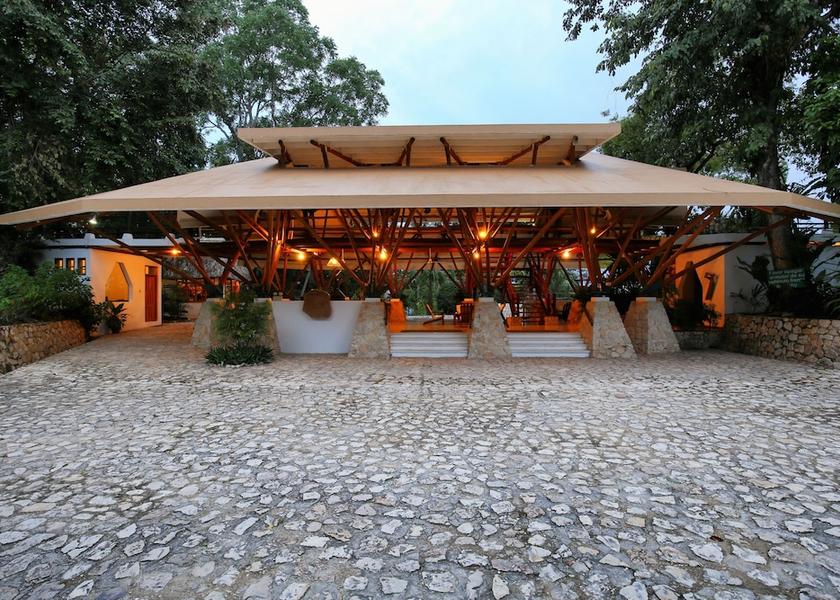 Petén Flores Reception