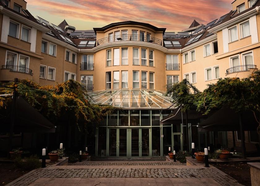  Sofia Exterior Detail